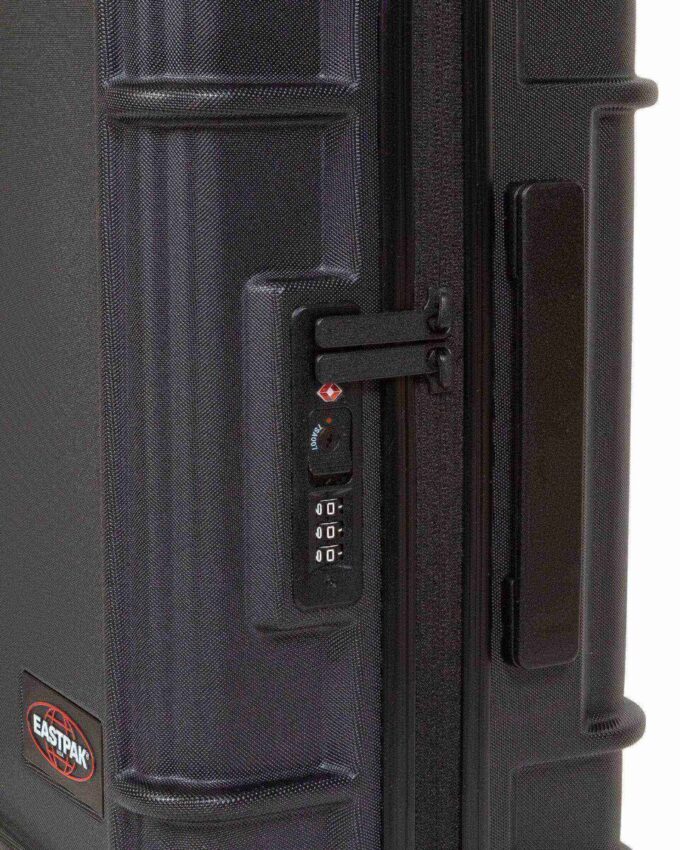 RESIST’R ZIP CABIN